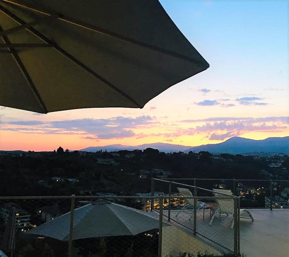 Twenty Rent Hotel Cagnes-sur-Mer Eksteriør billede