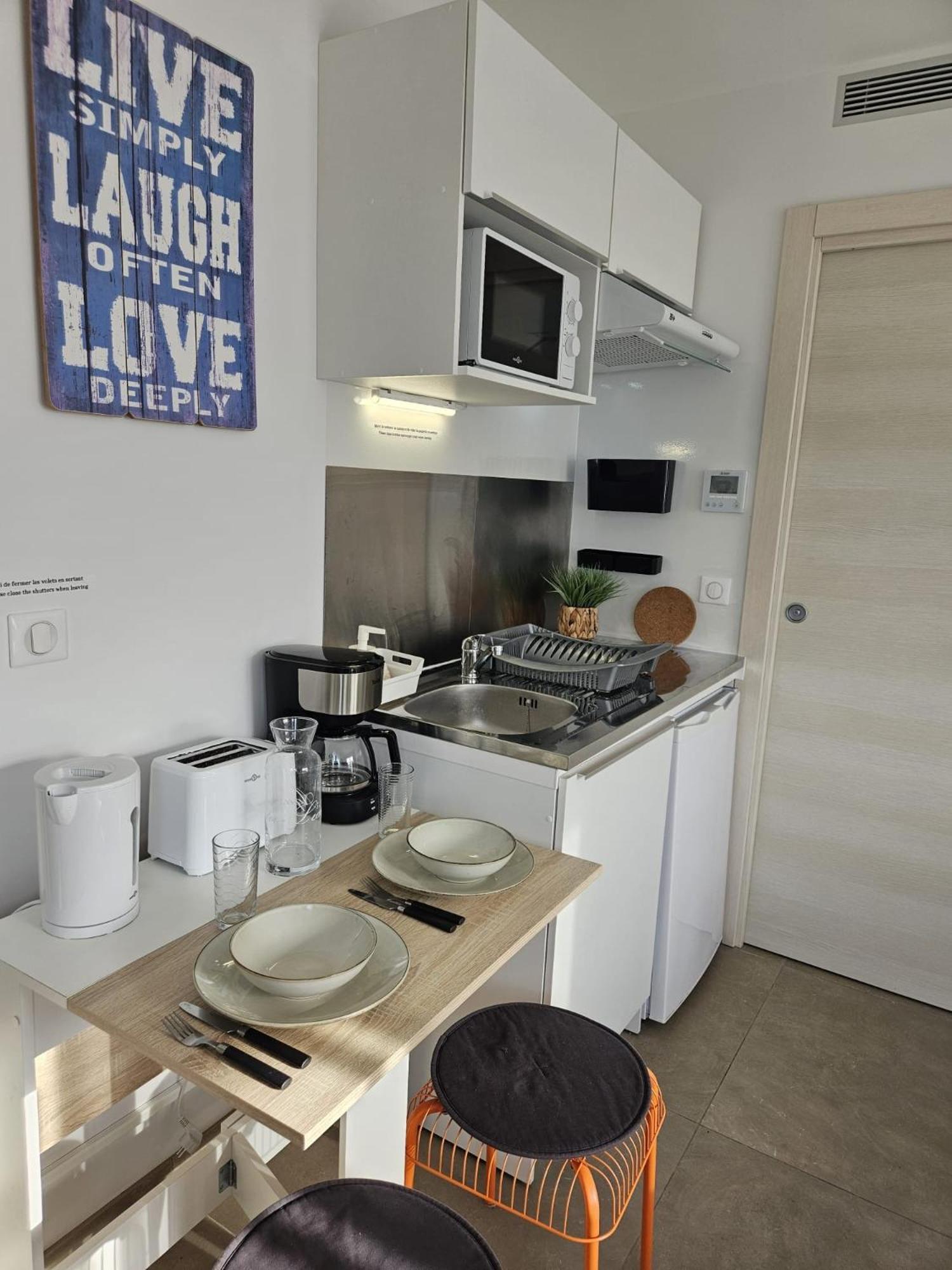 Twenty Rent Hotel Cagnes-sur-Mer Eksteriør billede