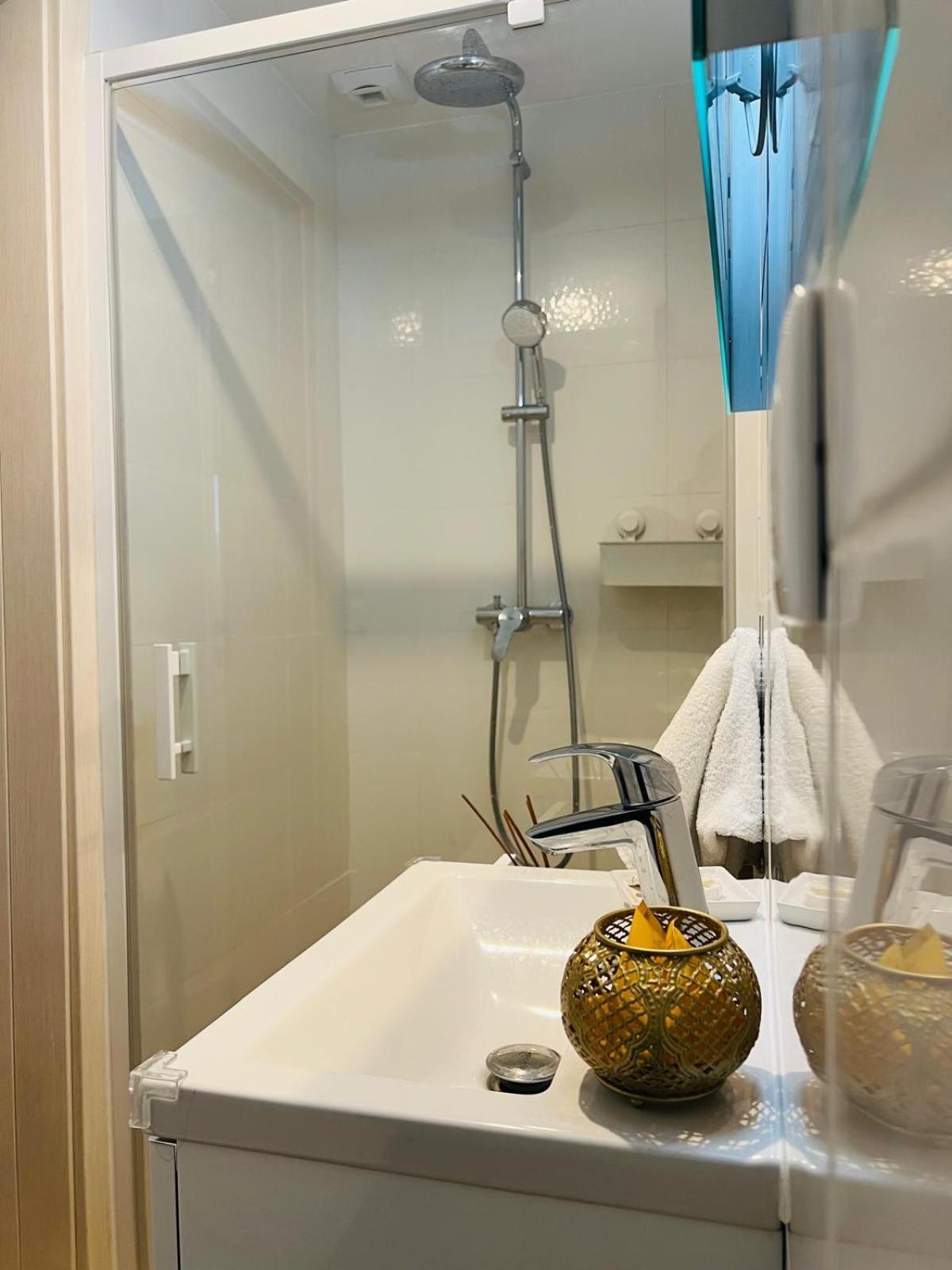 Twenty Rent Hotel Cagnes-sur-Mer Eksteriør billede