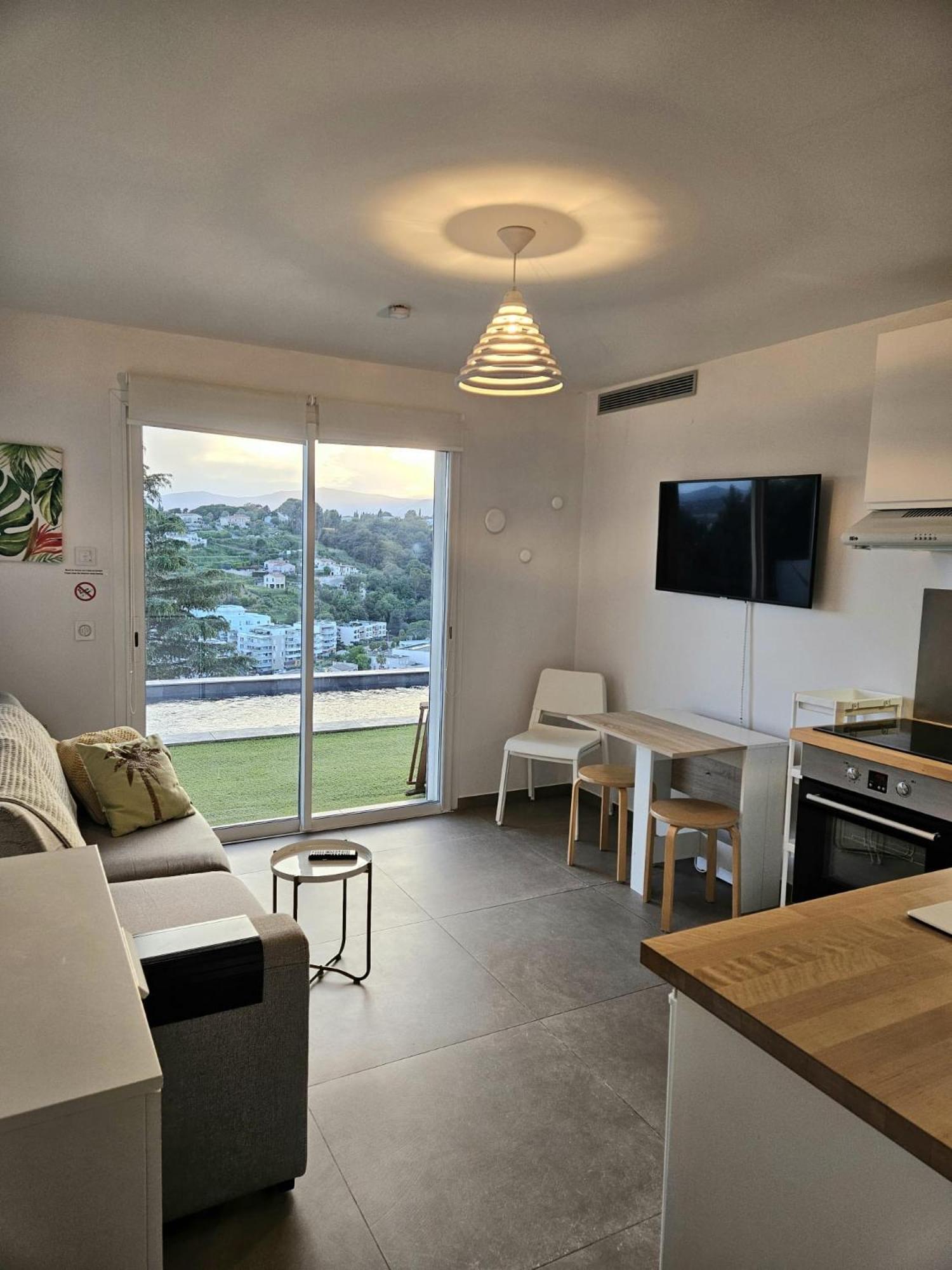 Twenty Rent Hotel Cagnes-sur-Mer Eksteriør billede